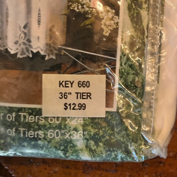 Eve Battenburg lace tier one 60 X 36 white - Picture 2 of 4